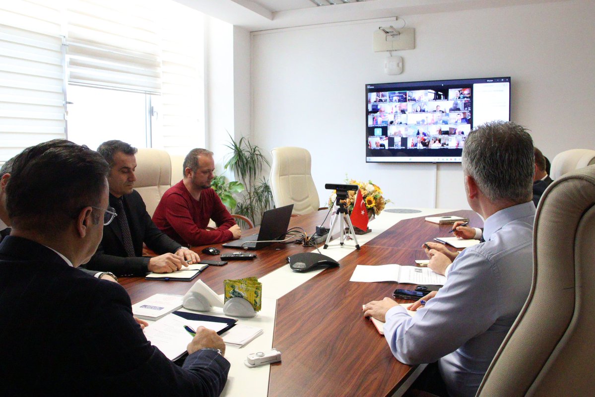 Millî Eğitim Bakanlığımızın “Türkiye Yüzyılı Maarif Modeli” doğrultusunda, Ramazan ayı boyunca okullarımızda gerçekleştirilecek etkinlik ve faaliyetlerin planlanması amacıyla çevrim içi toplantı düzenlendi.

İl Millî Eğitim Müdürümüz Dr. Ömer Yahşi başkanlığında gerçekleştirilen