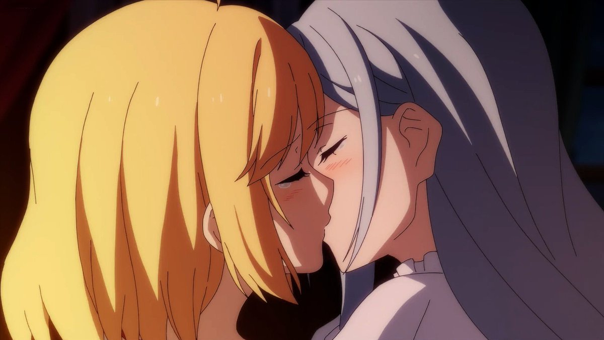 49ercollector's tweet photo. There is no meme just Girls kissing ! https://t.co/djl1HSaHw0