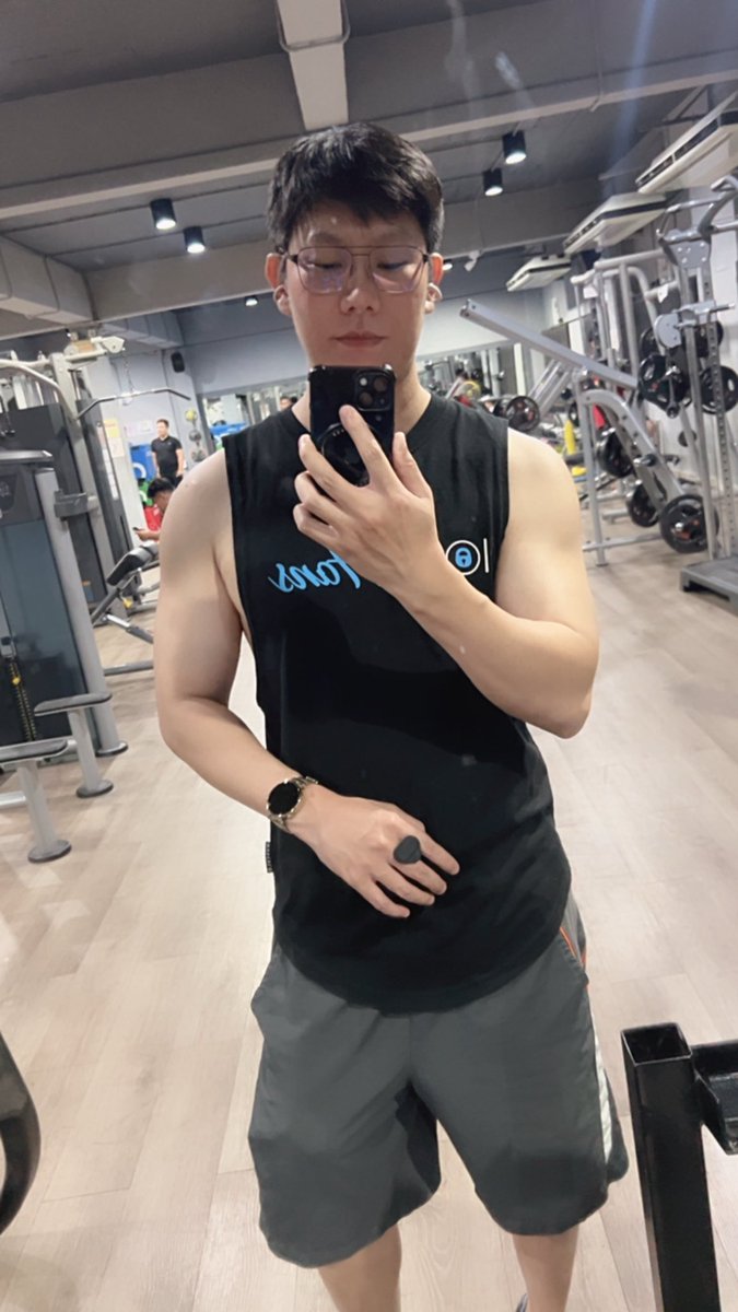 หนุ่ย tweet media