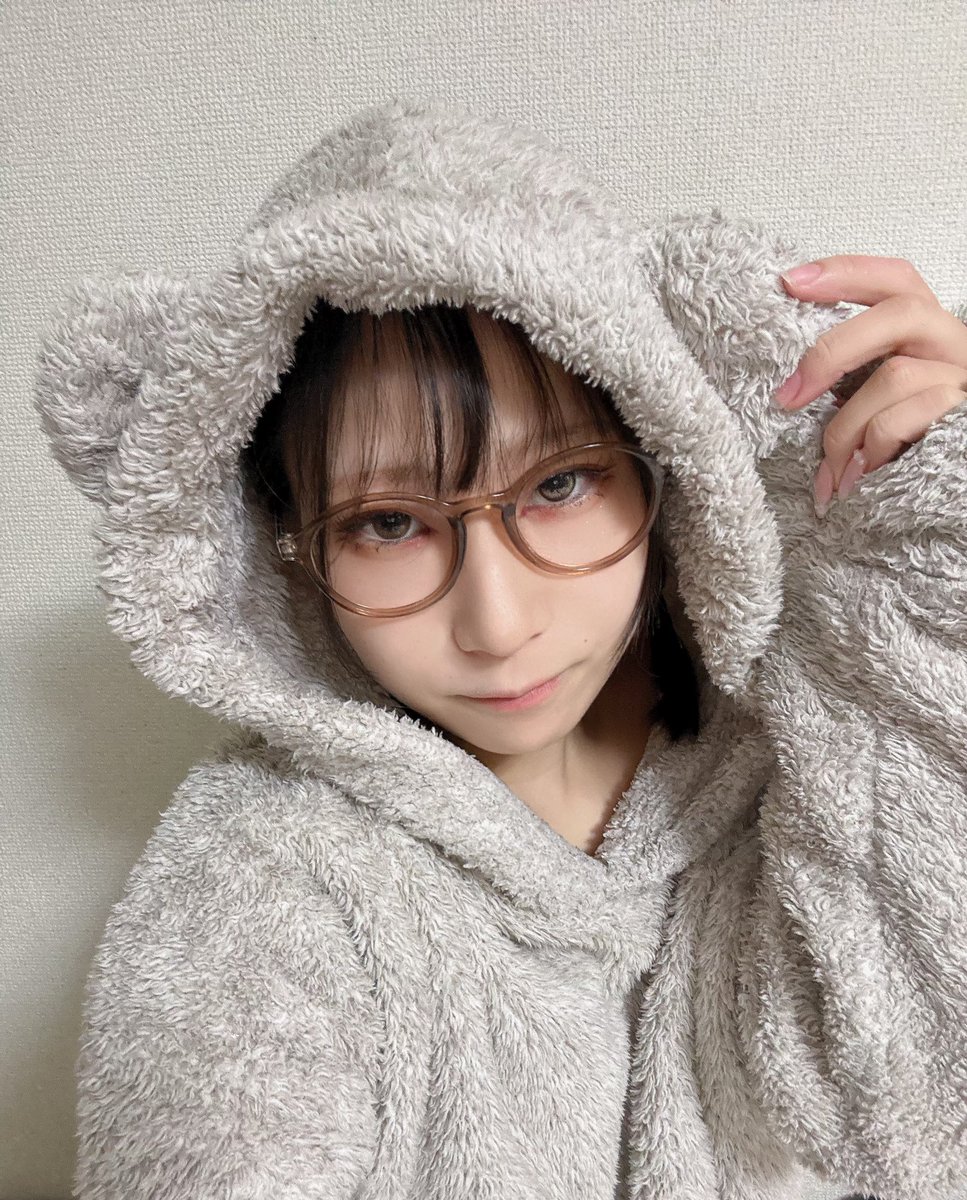 にちよう！います！！

✅カラオケ歌い放題🎤
✅スロット打ち放題🎰
✅DJ機材有💿

チャージ¥800~
気軽に会いに来てね🫶

 #ミナミ  #パチスロ  #バー