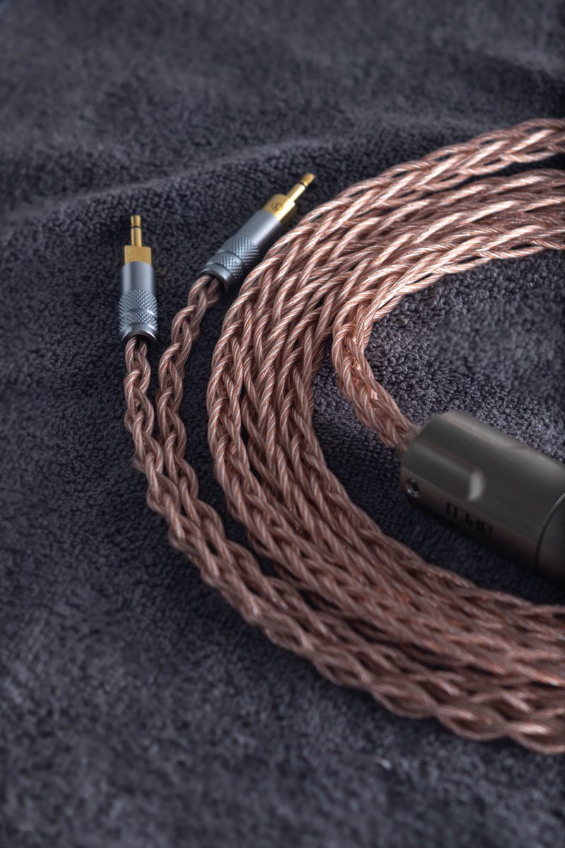 GladiatorCables's tweet image. Rame Argento harmony II 8W

- Hand-braided 8 wire copper silver hybrid
- Pure copper gold plated dual 2.5mm
- Aeco Copper Silver plated 4pin XLR
- Gladiator Silver splitter

Italian handmade to the highest quality, ptfe shielding with silver solder
#headfi #audiophile
