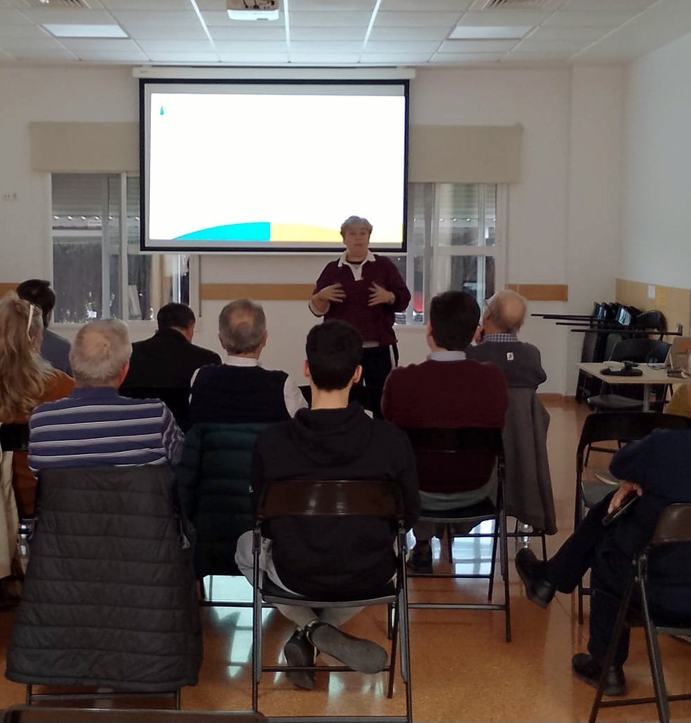 PHAlicante's tweet photo. Primera actividad formativa del año para nuestro #voluntariado. Para seguir creciendo, aprendiendo y conociendo mejor los programas que desarrollamos en PH #Alicante.
Gracias, de #corazón, a todas las personas voluntarias. #GVAIgualdad #DiputacióndeAlicante https://t.co/jU8iFnljMv