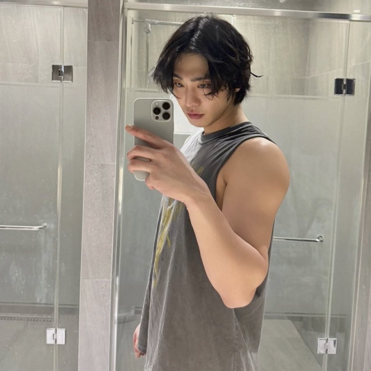 체지방 7-8% 덩치큰 아저씨 꿈나무 인증샷 기다리께 .. 🫶🏻
-조카 세뱃돈 많이 줬는데 덕담은 하고 싶은 거 다해 지금을 살아 과거미래안중요.... 
-젤 성공적인 요리 떡국 파스타하려고 가스버너 구매
-올해는 폴짝이들 보고싶음 제발 얼른요 
-오매진 후반부로 갈수록 더재밌음 🤍