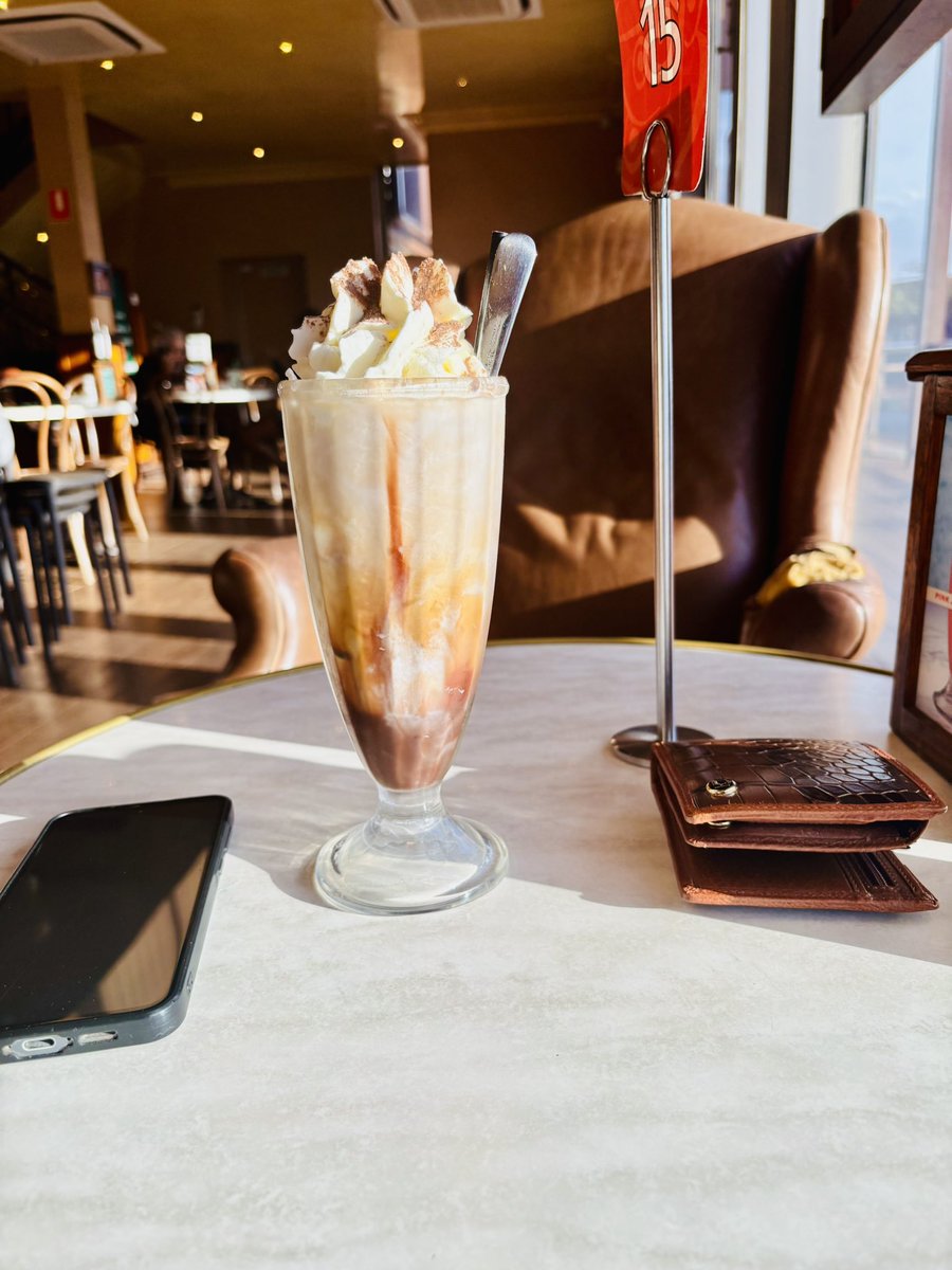 Capt_Chronicles's tweet image. Proof of price parity and what you get in India vs the so called developed nations , I am in Australia , ordered a Chicken burger , Club sandwich and an iced latte : cost AUD 62 , USD 50 , INR 4500 .
This is a lace called Dome and they charge whatever they like. Now imagine how