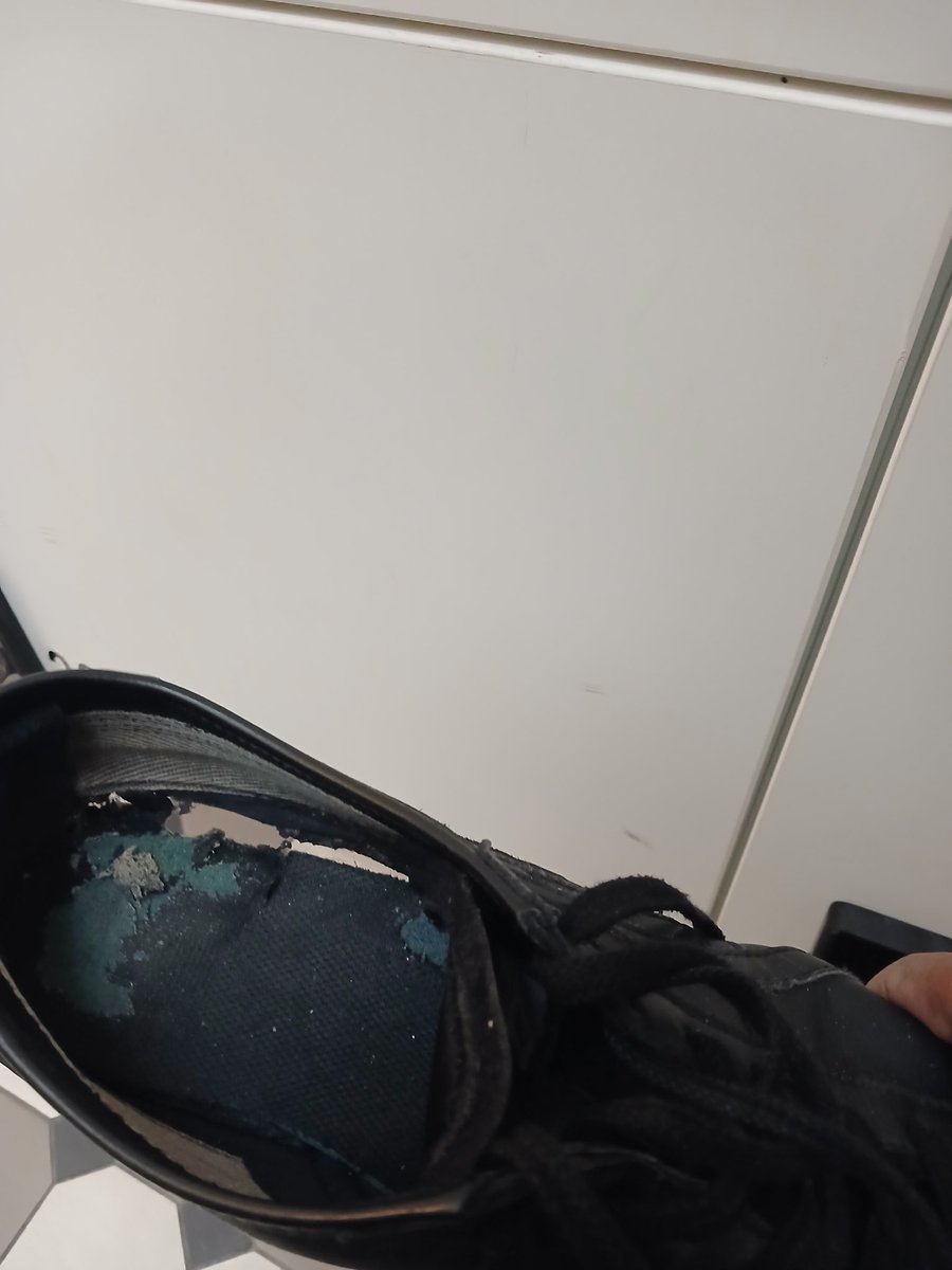 jazzdumetro's tweet photo. @OnitsukaTiger well-worn https://t.co/gkM4ok2rX6