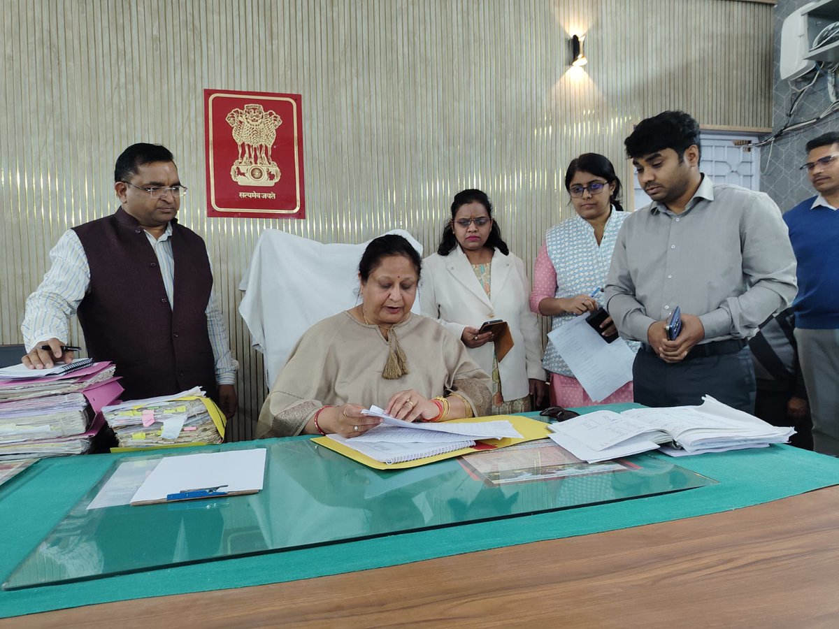 Commissioner Aligarh tweet media