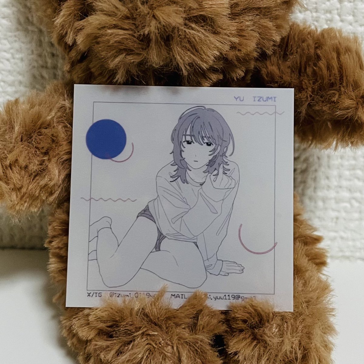 new名刺作りました！
5×5cmスクエアのちょっと小さめサイズです
透け感のあるマットな質感になっていて可愛いので皆さん貰ってください🦕
