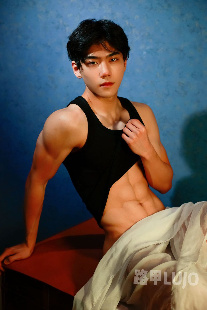 拍照的路甲（黑化版） tweet media