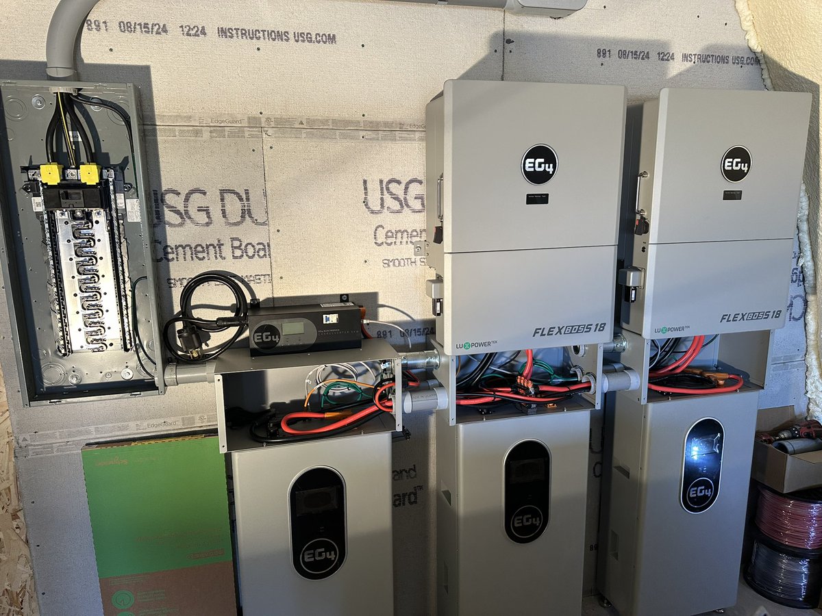 Rockternal tweet media