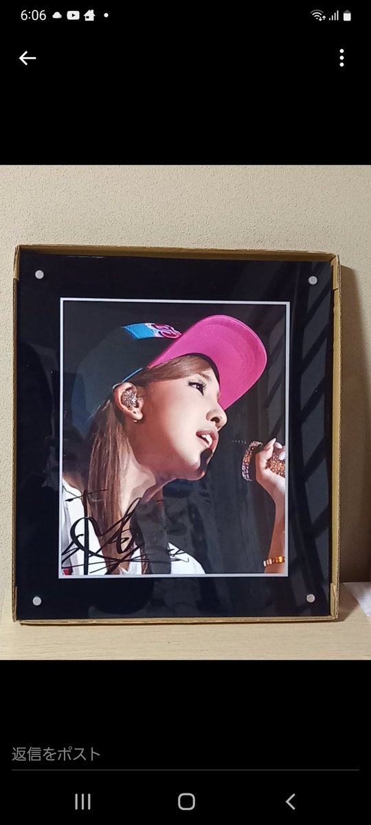 はい！AKB48、板野友美の直筆サイン色紙だよ！地元は仙台市でライブ