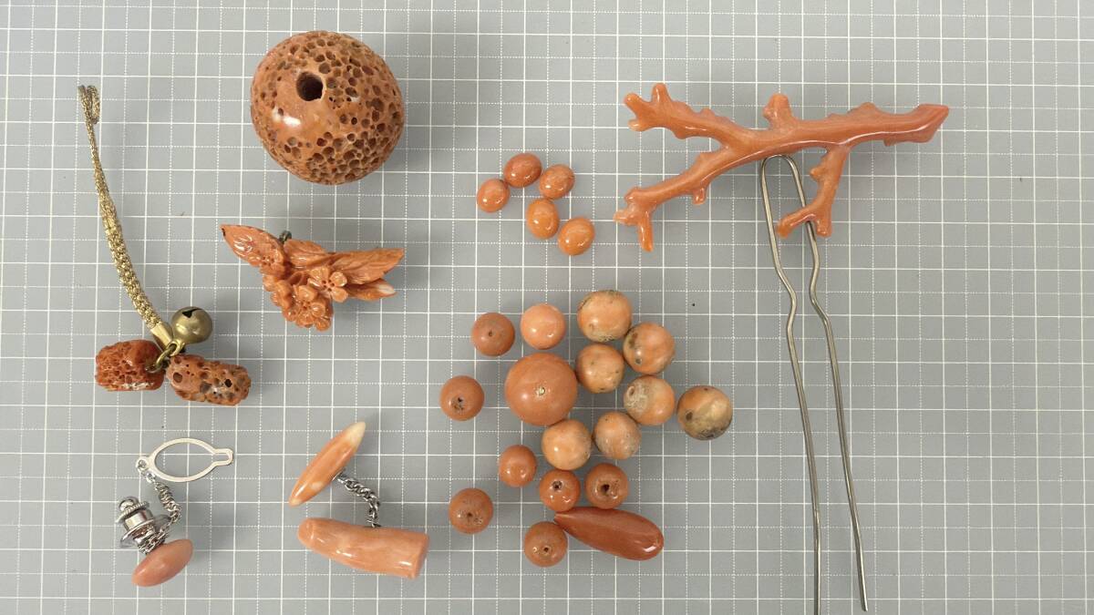 本日終了！ 珊瑚 サンゴ まとめ 約81.4g 球体原木風・枝珊瑚 花彫刻