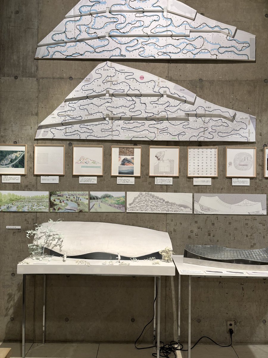 mpl_architect's tweet photo. 📍PLOT 設計のプロセス展
少し前だけどGAギャラリーへ！
ウルトラスタジオは、平面展開図の着色でインテリアを検討するけど、公共建築にも一貫しているのが印象的👀✨️
平田さんは模型のイメージが強かったけど、抽象的な文脈のコラージュによってコンセプトを立ち上げている点が興味深かった💭 https://t.co/8EQbiDNZGz