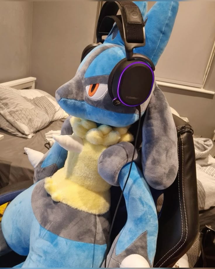 Daily Lucario tweet media