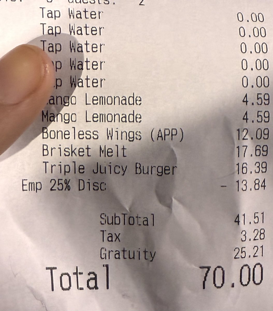 Im_Just_Lynn's tweet image. Told the dennys waiter to round up to 70 for tip and this nigga used his employee discount on our order 😭