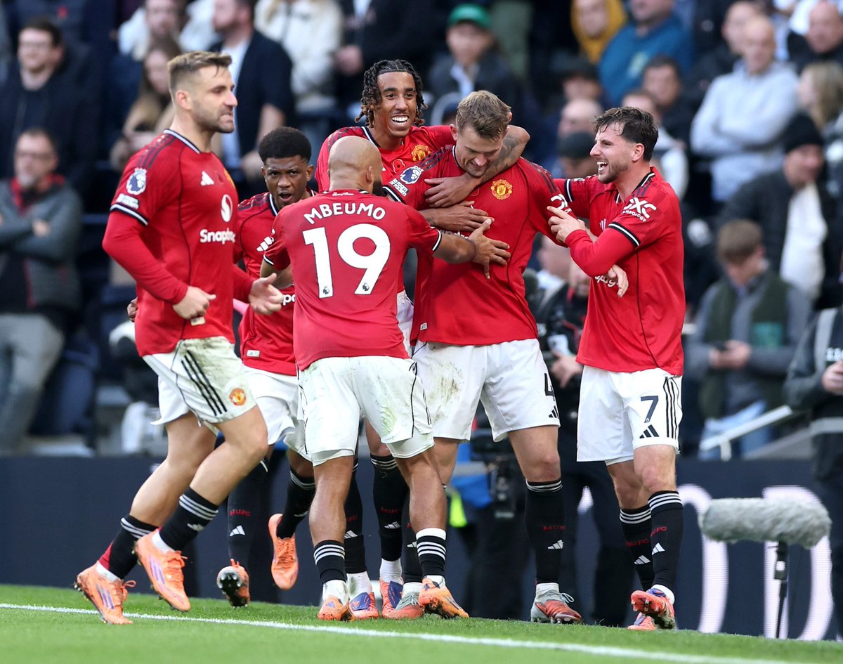 UnitedStandMUFC's tweet photo. 🚨 Manchester United's primary objective this summer is to refresh their midfield, and there is also interest in adding a versatile forward. 

Should they secure Champions League qualification, the club is expected to pursue defensive reinforcements at full-back to manage the heavier match load. [@RichFay] #mufc