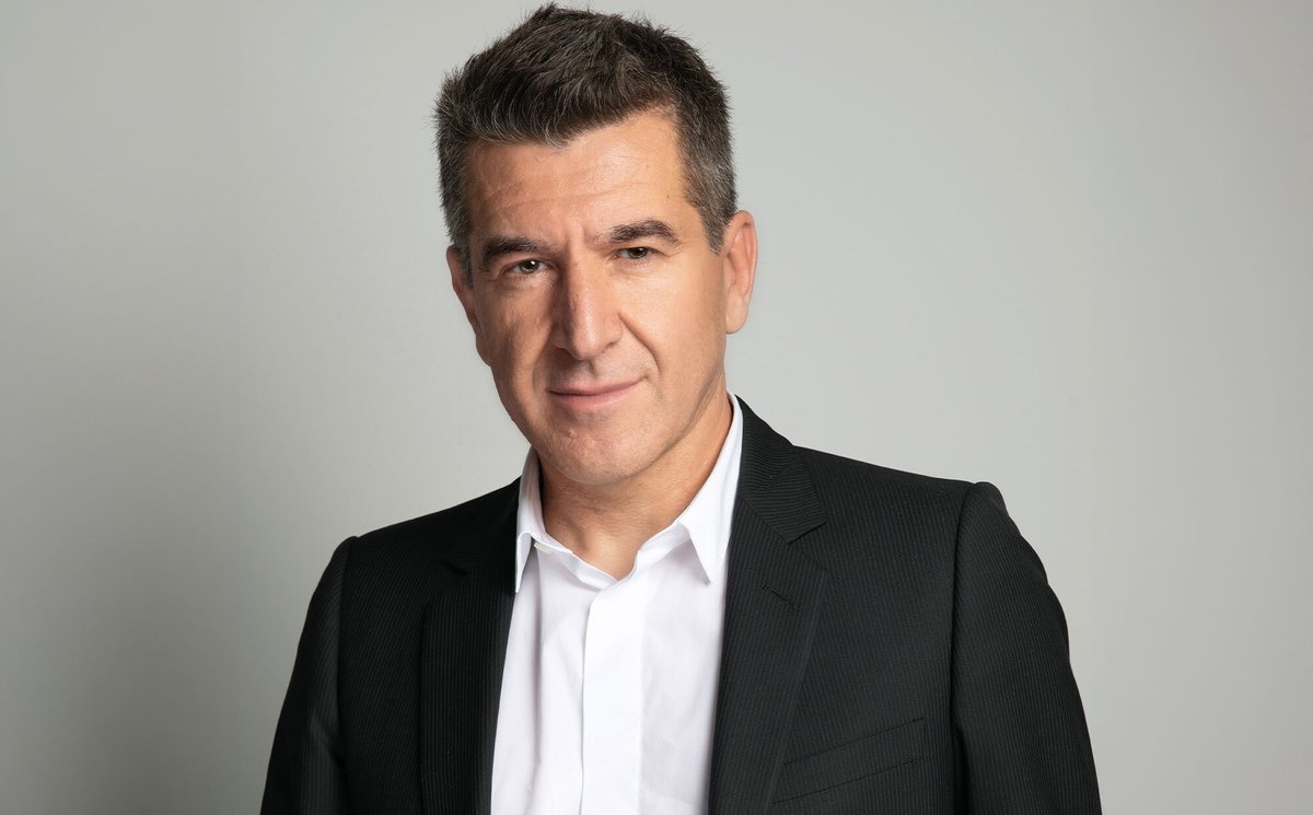SirenesFR's tweet photo. 🔴 ALERTE INFO | Le militant patriote Damien Rieu ACCUSE Matthieu Pigasse d’avoir une responsabilité dans la mort de Quentin par la diabolisation permanente de la droite, notamment sur le service public. 

Il exige la suspension des productions de Mediawan par L'ARCOM.