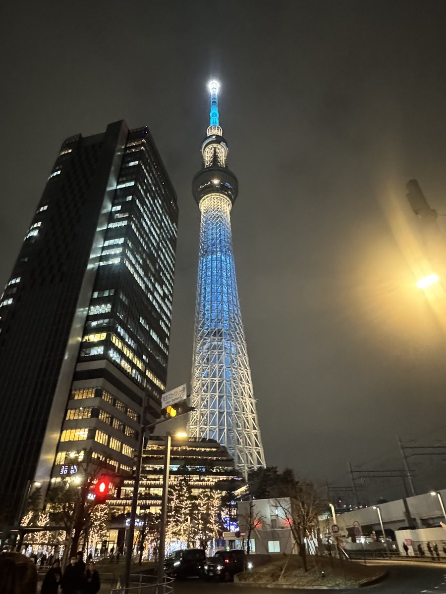 久々にスカイツリーみた！
レインボーから白、水色ってなってた
オリンピックかな？