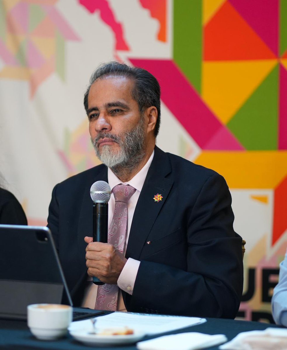 El Kevin y El Jeremi

En #Tláhuac —como en tantas orillas de la ciudad— el #pleito no necesita esquina ni explanada. Se arma en los teléfonos. Empieza con una mirada mal leída, una burla mínima, una #historia de Instagram. facebook.com/share/p/1CC5uK…