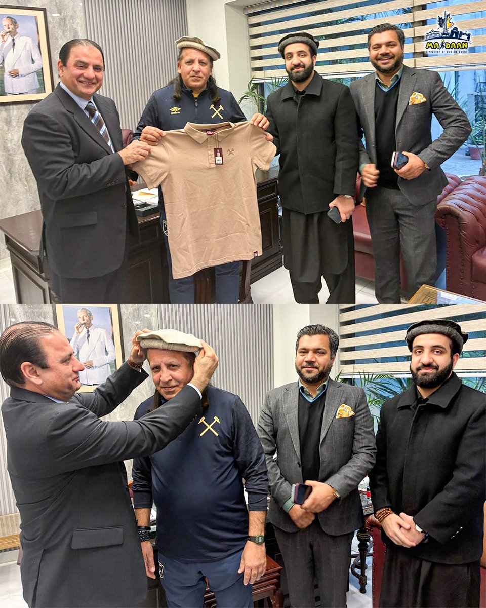 Maidaanpk01's tweet photo. Muhammad Tariq Bin Waheed, Senior Director General (Protocol & IPR), Senate of Pakistan, presenting Chitrali cap to Rashid Abba, Academy Link Mentor, West Ham United FC.
#میدان #Maidaan #Senate #WestHam #ChitraliCap https://t.co/lQe692ldF4