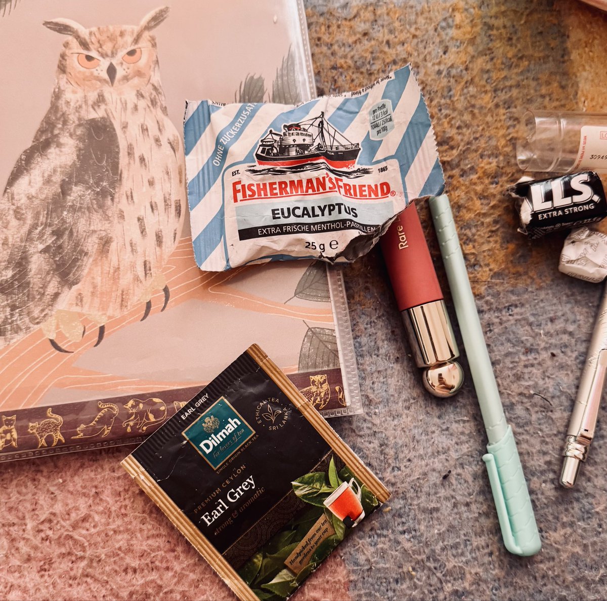 Zuki, růžový chaos tweet media