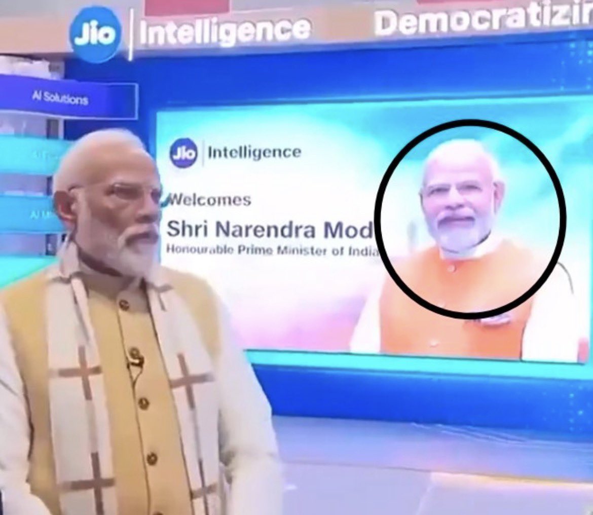 Politicx2029's tweet photo. 🚨🚨

China 🇨🇳                                            India 🇮🇳 
AI Summit 2025                AI Summit 2026 https://t.co/OpaM4jy37d
