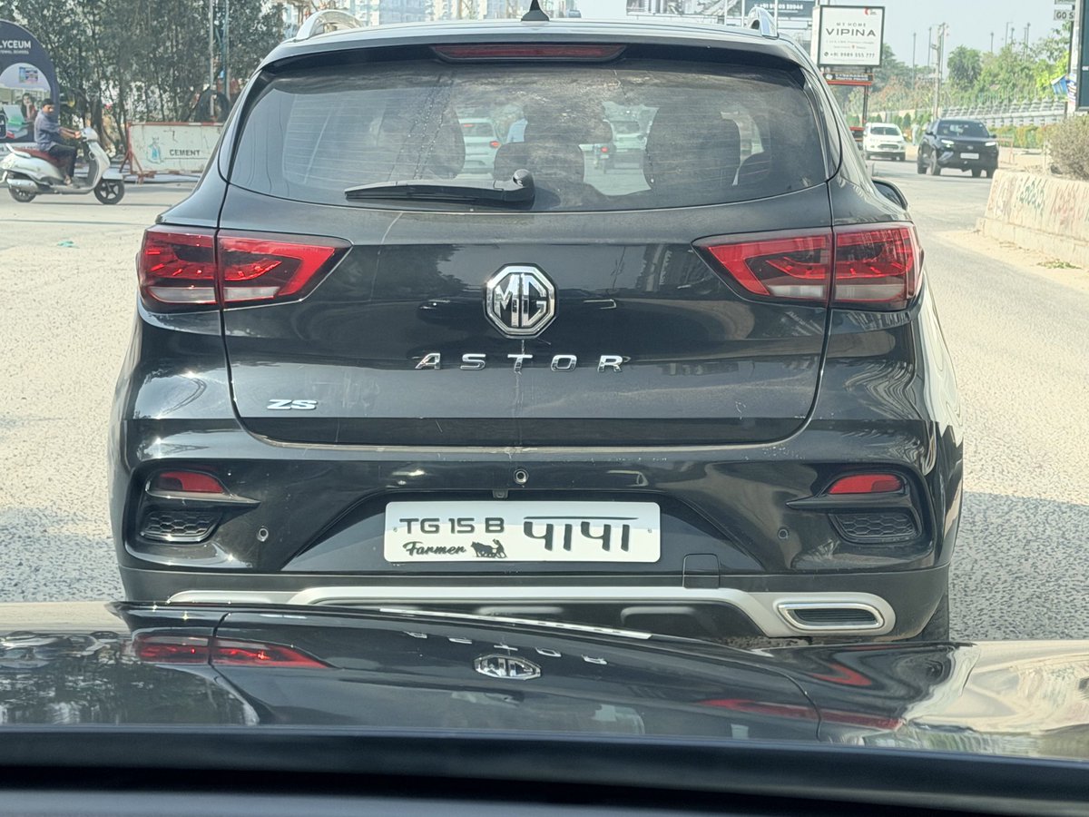 amlanswain's tweet photo. @HYDTP Is this number plate legal in hyderabad and how such cars are allowed to drive on roads??? https://t.co/BjYG6z04zK