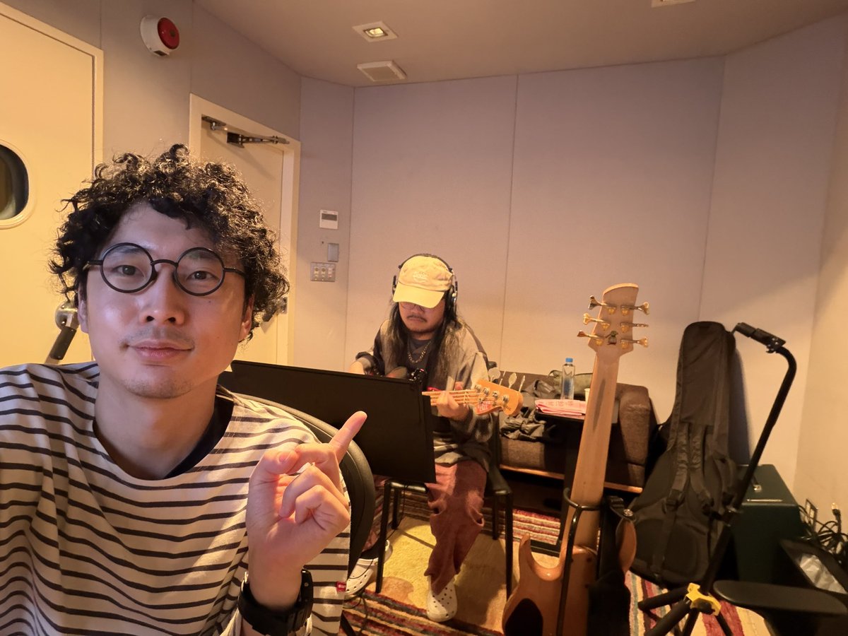 SenriTai's tweet photo. ベースRec
カンタありがとうー
スタジオ所有のビンテージPultechも最高だった。 https://t.co/rsNiHw1bms