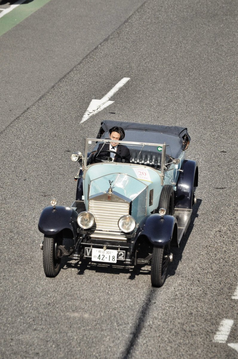 WcCartney's tweet photo. ⬅️1992年　2026年➡️

当時の会報と同じ様な画角。
当時64年前だった車が98年前の車になりました。 https://t.co/fzXoIRuCa8