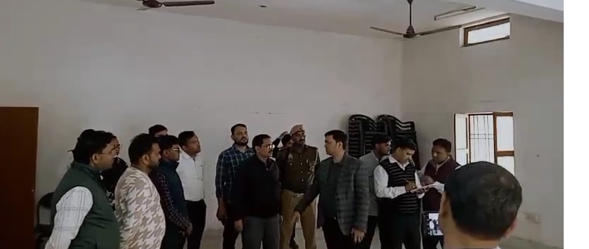 bstvlive's tweet photo. फिरोजाबाद: ब्लॉक नारखी का CDO ने किया निरीक्षण
➡एडीओ पंचायत को दिए दिशा-निर्देश
➡विकास कार्यों के स्थलीय निरीक्षण के आदेश
#Firozabad #CDOInspection #Deve https://t.co/KDqHIzOjNy