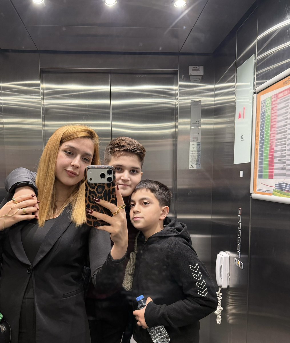ladyoftheeight's tweet photo. Teyze-yeğen günü💘 https://t.co/M4AB5o9m1z