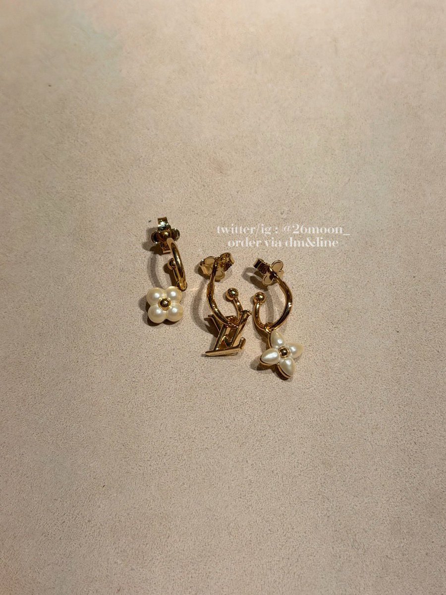 ยีบหกมูน/ไม่สบาย ตอบช้าค่า😭😷 tweet media