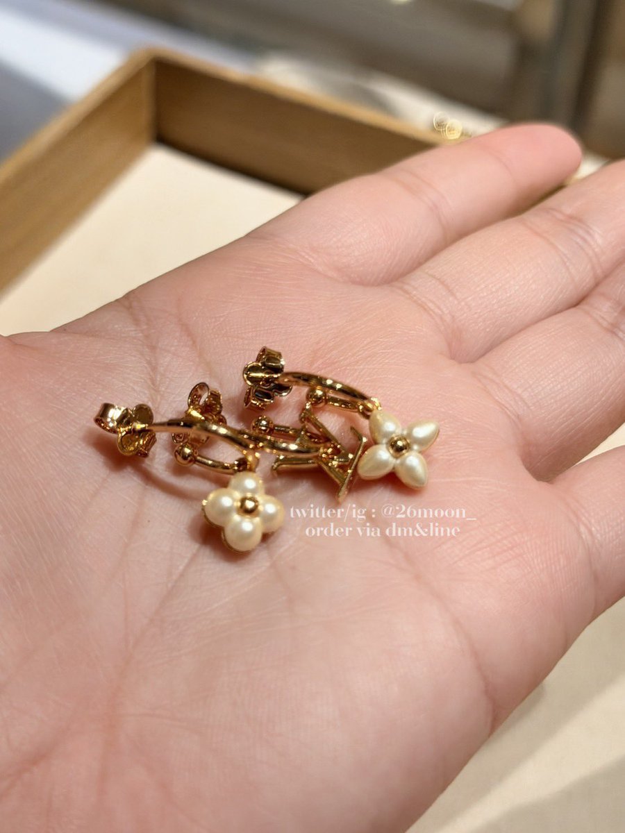 ยีบหกมูน/ไม่สบาย ตอบช้าค่า😭😷 tweet media