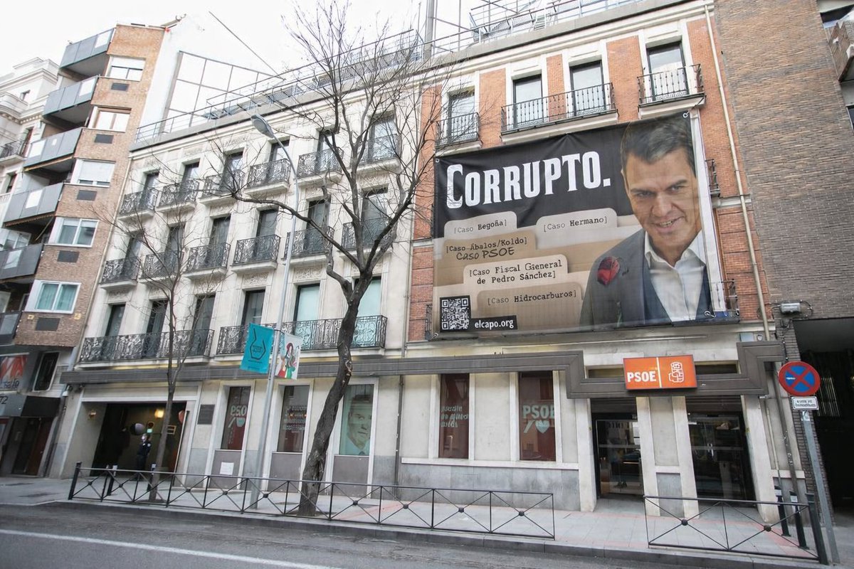 ⚖️  Ahora que la justicia deja claro que llamar CORRUPTO a Sánchez no es delito, nos preguntamos... 

¿Qué tal quedaría esta lona pero ahora en Ferraz?  ❓

🔴 ​Parece que el edificio de la sede del PSOE pide a gritos una actualización de su fachada. 

¿Qué os parece la idea?  👇