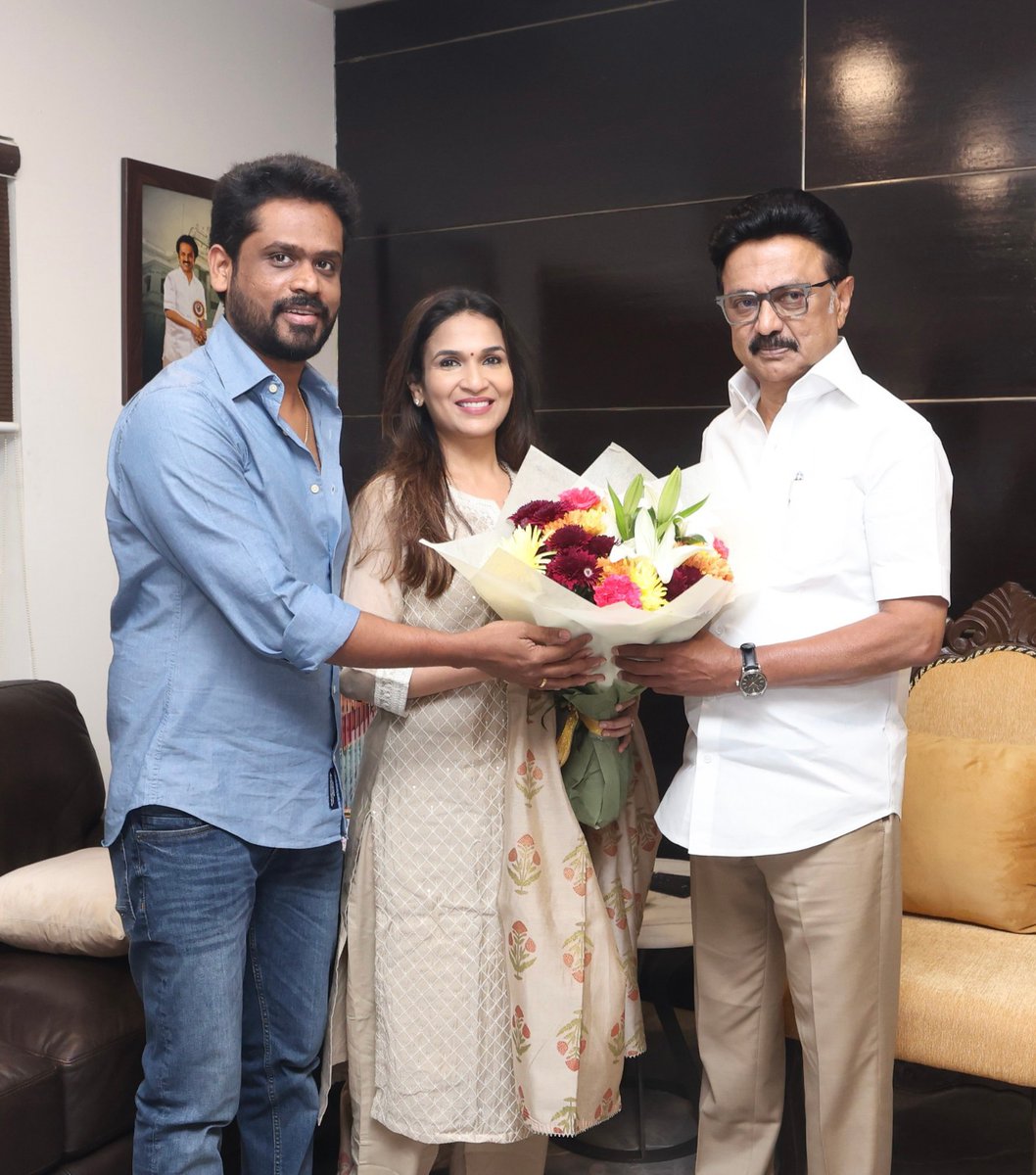 FutureFilmss's tweet image. Producers of the superhit film #With Love @soundaryaarajni and @mageshraj , today called on  Hon’ble Tamil Nadu Chief Minister @mkstalin even as their film continues its successful theatrical run .

Presented by @Zionfilmsoff and @MRP_ENTERTAIN, the film has been receiving