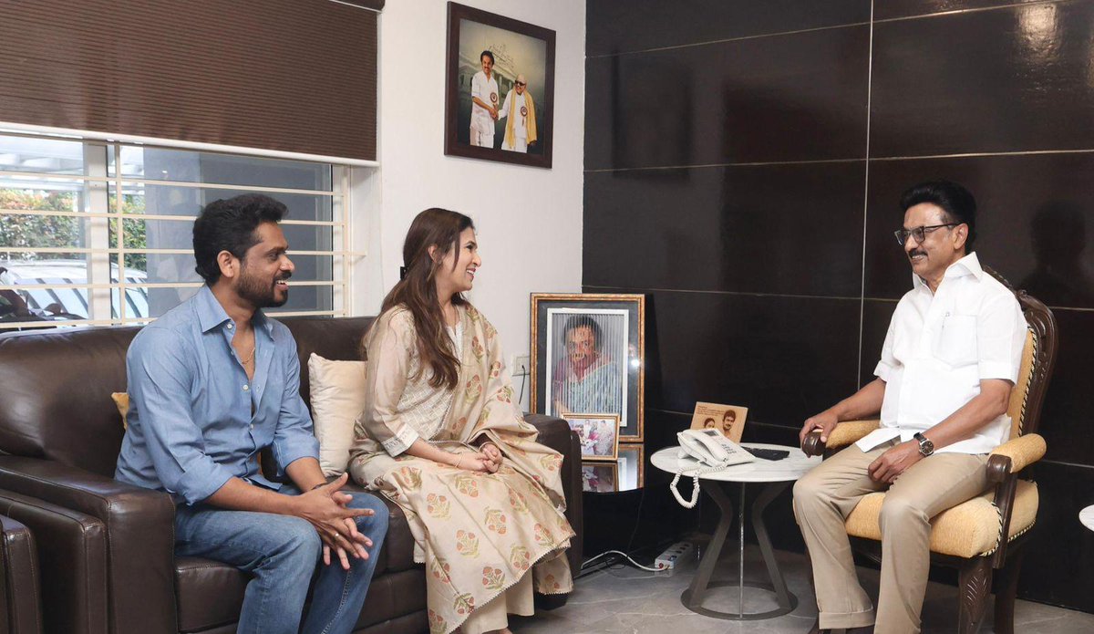 FutureFilmss's tweet image. Producers of the superhit film #With Love @soundaryaarajni and @mageshraj , today called on  Hon’ble Tamil Nadu Chief Minister @mkstalin even as their film continues its successful theatrical run .

Presented by @Zionfilmsoff and @MRP_ENTERTAIN, the film has been receiving