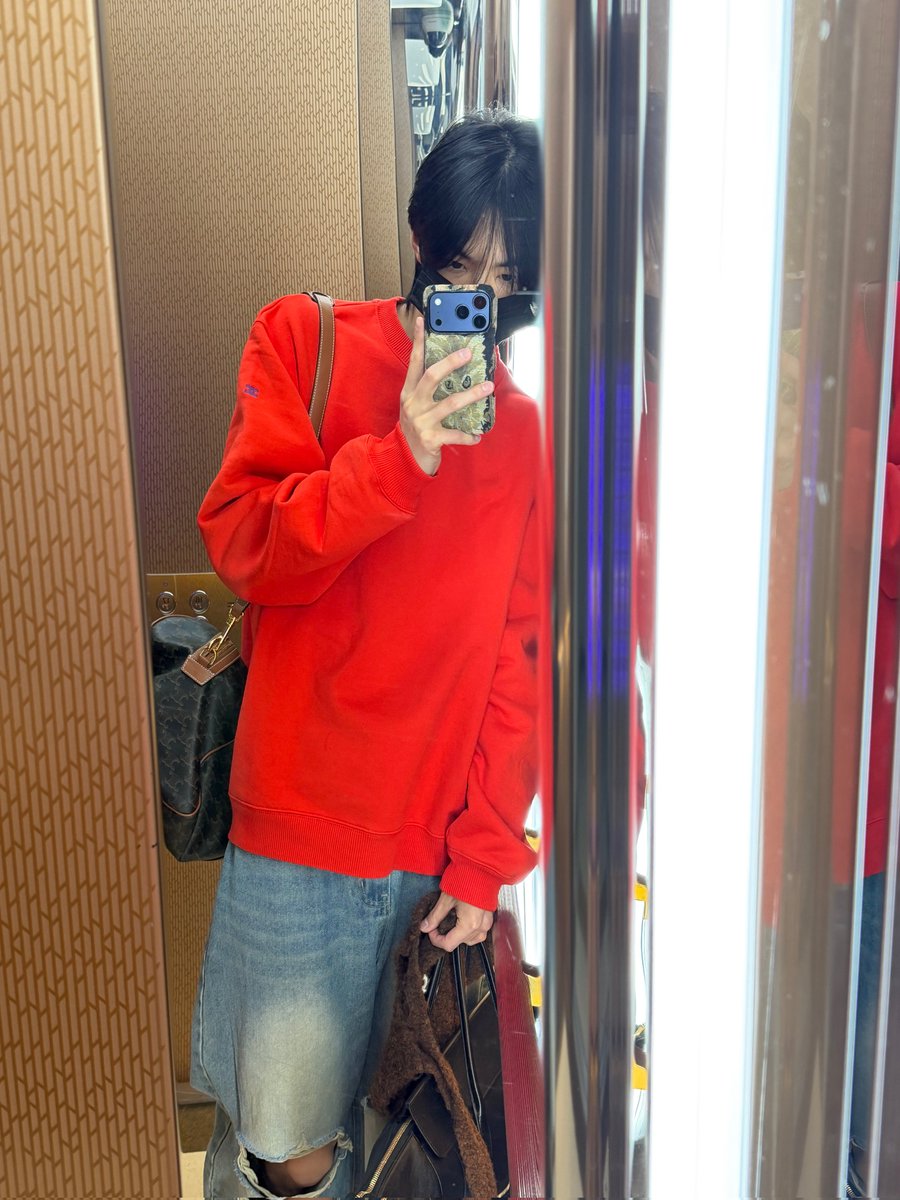 ohmytws's tweet photo. 연휴에도 어김없이 피방가고 볼링 치면서 노는거 진짜 남자애같다 https://t.co/mAkRB41YWM