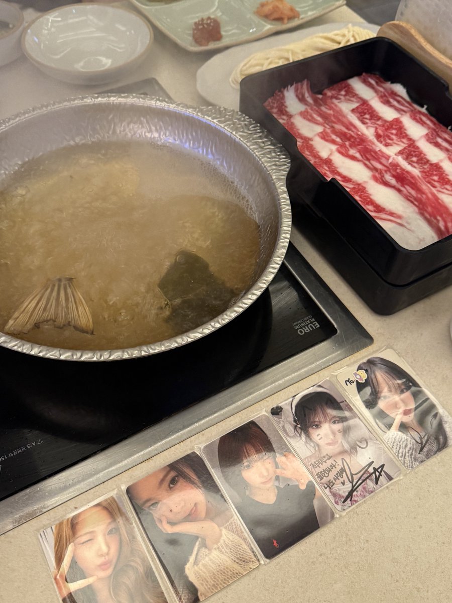 jjoro_9's tweet photo. 좋사좋시 ^^ @lizlikesotter @koi_0412 https://t.co/WMzy5bMed0
