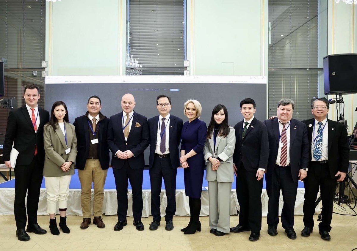 RadioTaiwan_Eng's tweet photo. #Taiwan’s Representative in Germany @KlementGu
delivered opening remarks at the World Forum this Monday. Romanian Chamber of Deputies Member Alexandru Muraru (@alexmuraru) said if Taiwan were to fall to #China the global economy would collapse.

Read more: https://t.co/cJShwzxLyV https://t.co/1nk7XLPDcB
