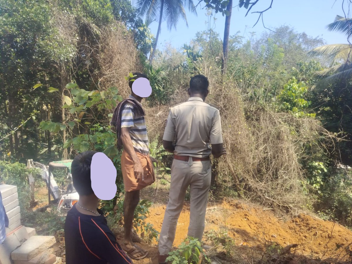 ದಿ 14-02-2026 ರಂದು ಬಂಟ್ವಾಳ ತಾಲೂಕು ಬರಿಮಾರು ಗ್ರಾಮದ  ಕಡೆಕನ್ ಎಂಬಲ್ಲಿ ಜಾಗದ ತಕರಾರು ಬಗ್ಗೆ112 ಗೆ ದೂರುಬಂದ ಮೇರೆಗೆ ಸ್ಥಳಕ್ಕೆ ತೆರಳಿ ಪರಸ್ಪರ ತಕರಾರು ಮಾಡದಂತೆ ತಿಳಿಸಿ ಸೂಕ್ತ ಕಾನೂನು ತಿಳುವಳಿಕೆ ನೀಡಿ, ಸಂಬಂಧ ಪಟ್ಟ ಇಲಾಖೆಗಳ ಮೂಲಕ ಸಮಸ್ಯೆ ಇತ್ಯರ್ಥಪಡಿಸಿಕೊಳ್ಳುವಂತೆ ಸೂಚಿಸಲಾಗಿದೆ. 
<a href="/spdkpolice/">Dakshina Kannada District Police</a>
 
<a href="/112Karnataka/">112Karnataka</a>