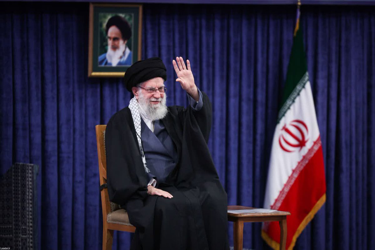 رهبر معظم انقلاب: ما داغدار و عزادار خون‌های ریخته شده در فتنه دی‌ماه هستیم.
#۲۴۲۷_شهید_ترور