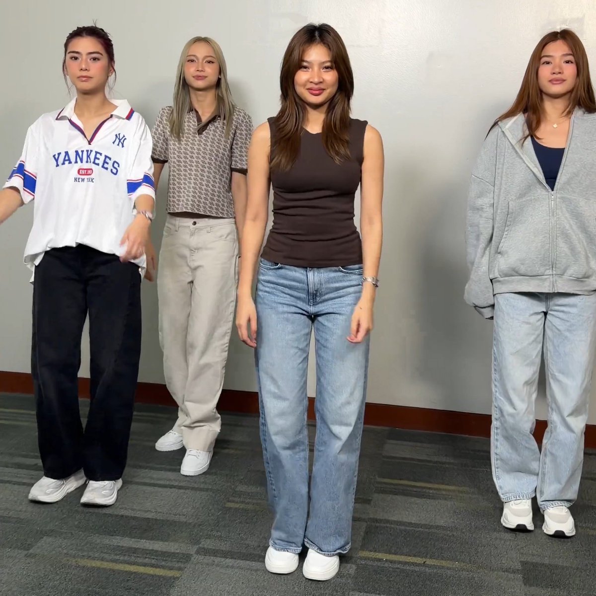 poganda_daily's tweet photo. 😭😭😭😭

nonchalants                                     OA!!!! https://t.co/jtOsRP3Nda