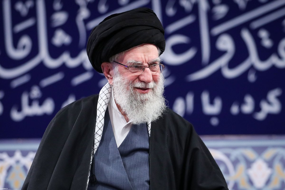 IRMilitaryMedia's tweet image. 🔴BREAKING

"More dangerous than an American #warship is the weapon capable of sending it to the bottom of the sea."

Imam Khamenei’s response to threats by Donald Trump
