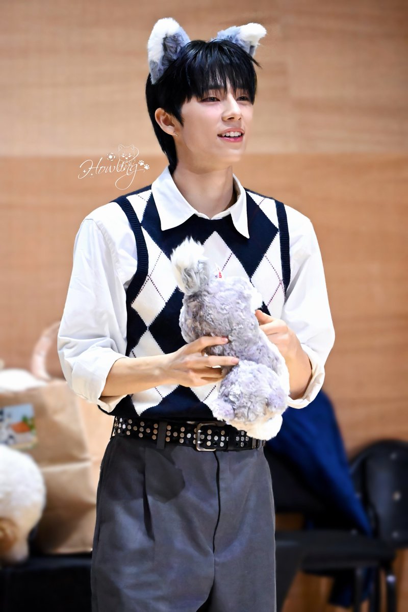 𝙃𝙤𝙬𝙡𝙞𝙣𝙜🐾 tweet media