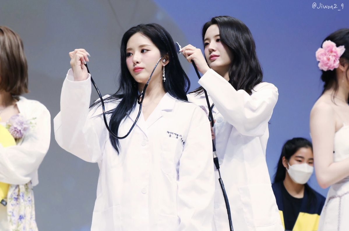 챙아 tweet media