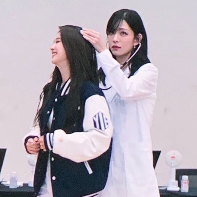 챙아 tweet media