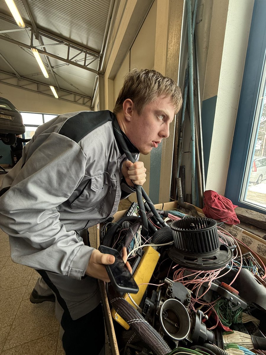 LilSaym's tweet image. Už ho dostal.. #bacha #vblock