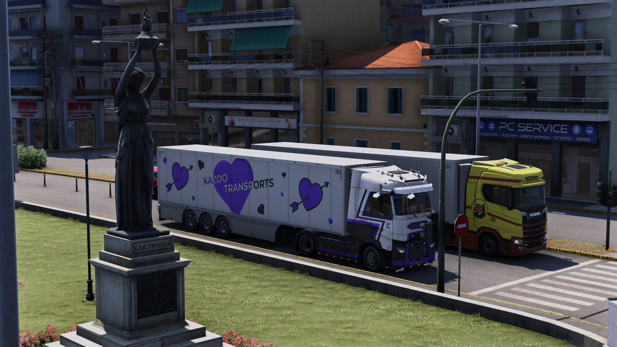 KazooTransports's tweet photo. C'est avec un immense plaisir que nous vous présentons aujourd'hui notre nouvelle livrée pour nos Renault T, arpentant les terres d'Eros pour la St Valentin ! 🤩
Alors, vous en pensez quoi ? 👀 https://t.co/L73cI2MCGJ