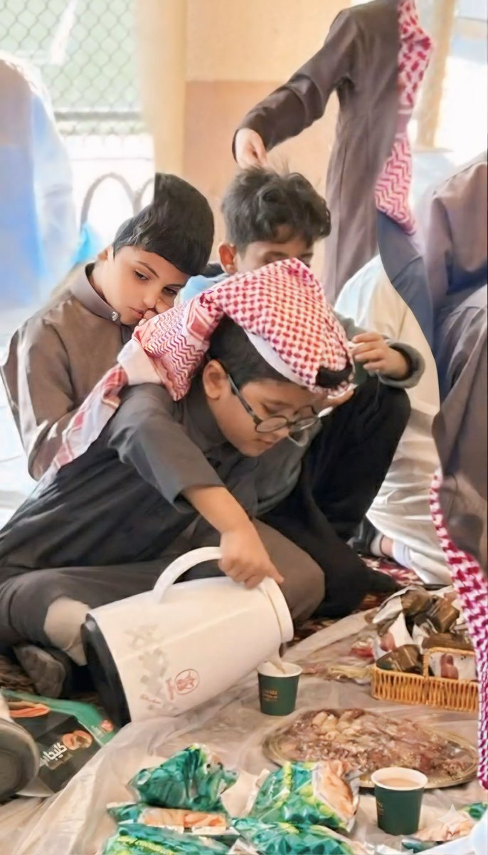 Gultxy's tweet photo. تعطّري بأرقى عطور الخراعيب
و ارمي بمنسوع الجعد و الفحي به

و إن كان ربي جاب لك منه لو صيب
العز من شبل الأسود ابشري به

العز .. رزّي رايته بالمراقيب 
والذل .. حطي فوق قبره نصيبه https://t.co/6m3mrDxTwp