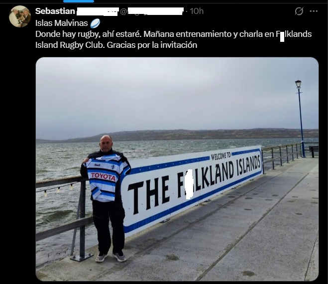 Cada uno puede hacer lo que se le cante el ocote, incluso siendo argentino, pero hay 649 compatriotas que dejaron su sangre para que se llamen Malvinas, a mi me parece de muy mal gusto sacarte esa foto siendo argentino, pero a lo mejor el ñato es chilote o yorugua.