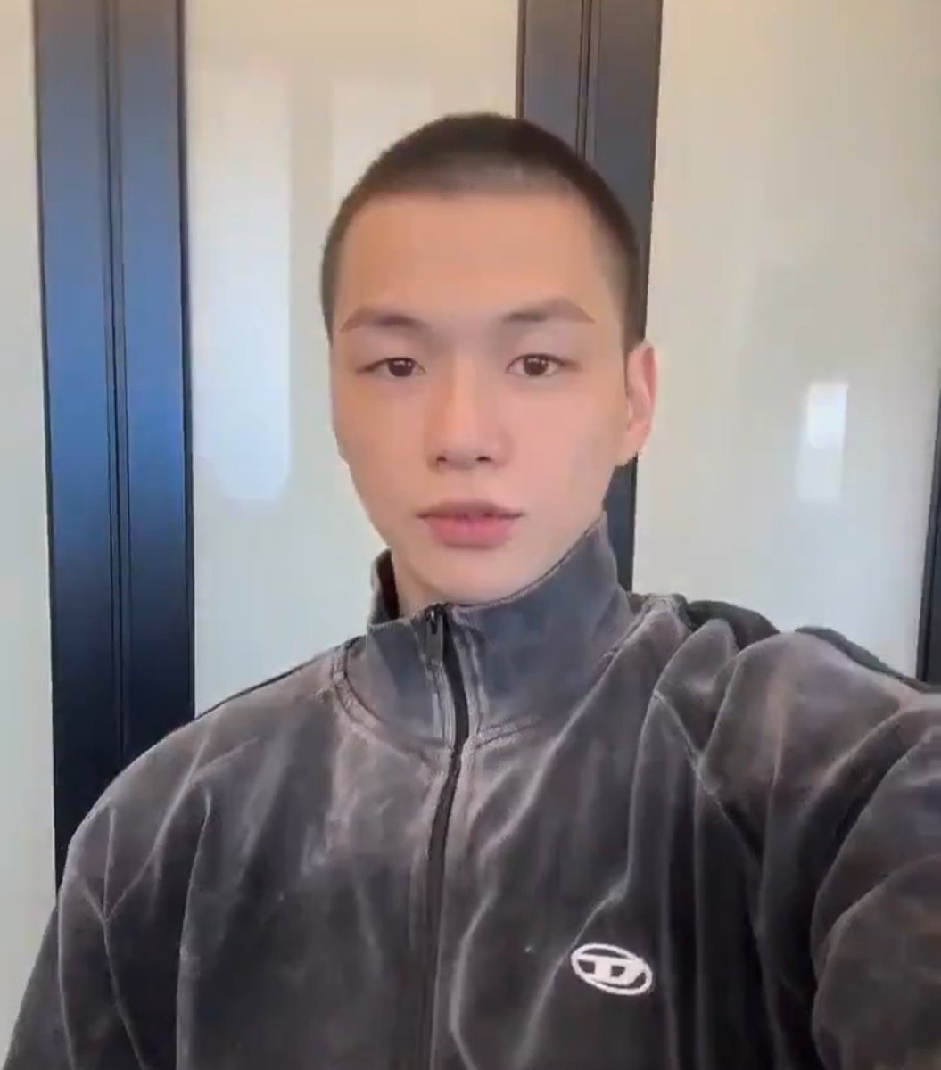 260214 Naver cafe - parent chats 🪖

- my son rang me at 2.40pm. The first thing he said was that he saw Kang Daniel which is in the 7th company. He said celebrities feel so different haha. My son normally doesn't have interest in celebs so I'm surprised he mentioned all this
-